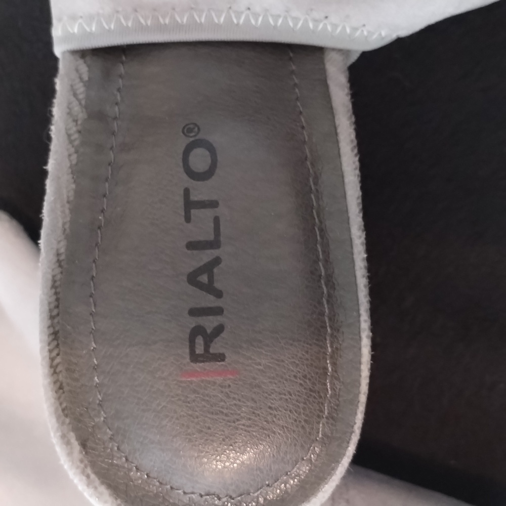 Shoe - Picture 6 of 6